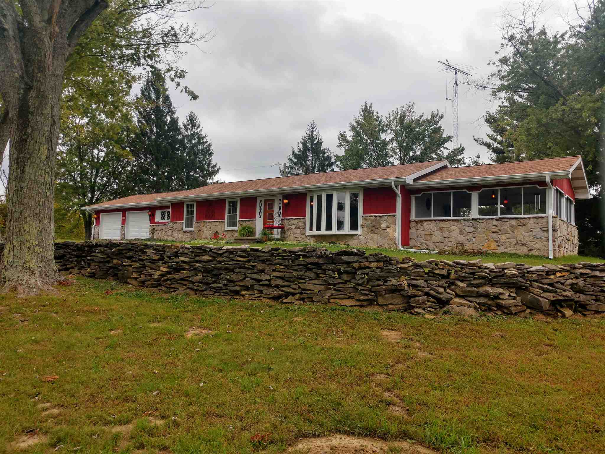 908 Leatherwood Road Bedford, IN 47421 - Photo 2 of 27 Gallery Image 2