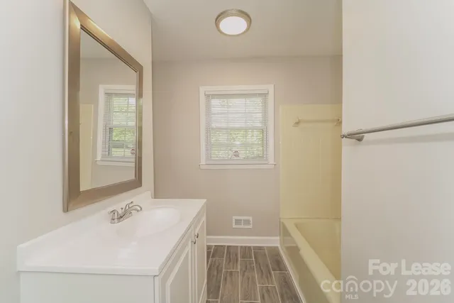 $2,030 | 5815 Mallard Drive, Charlotte, NC 28227