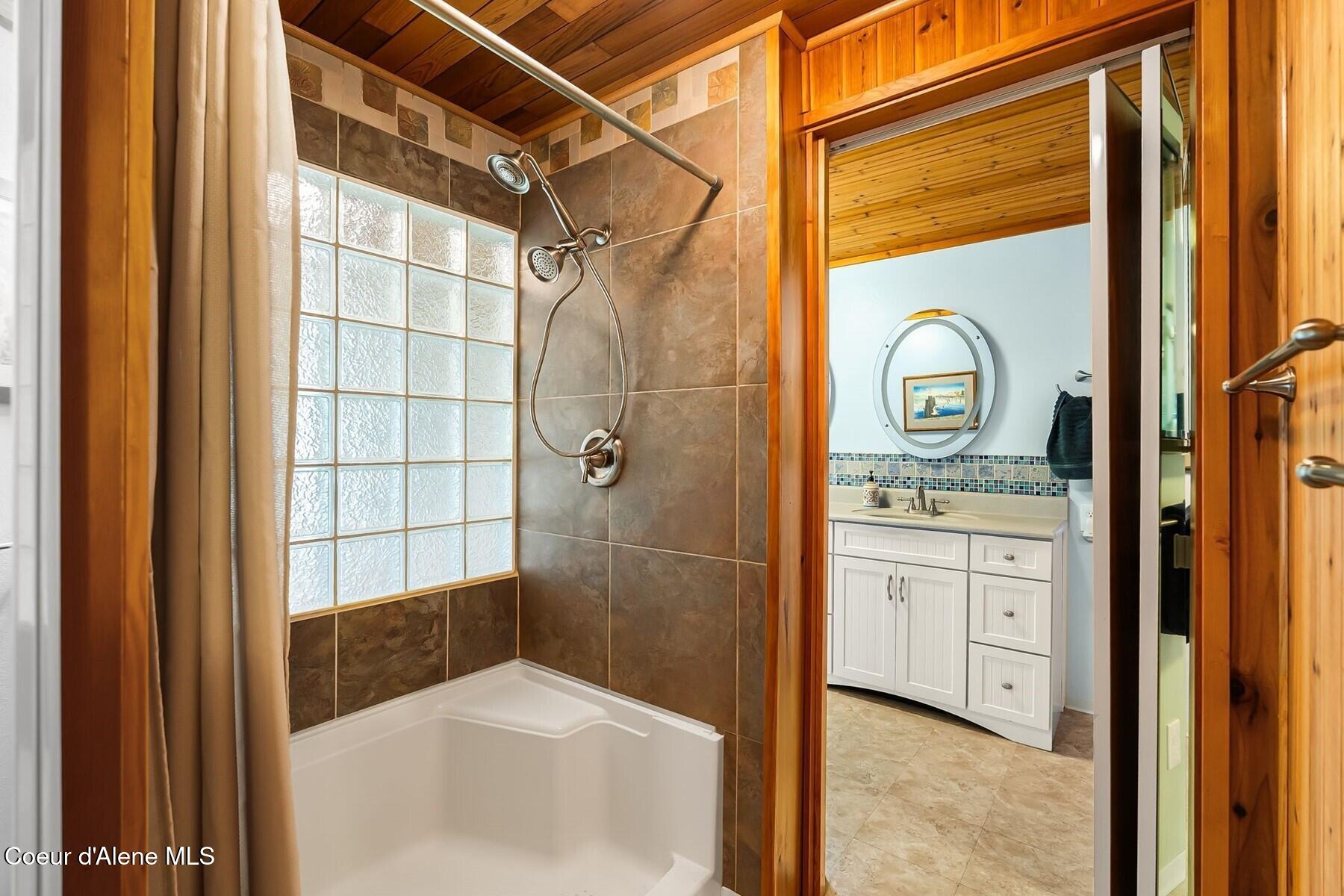 446 Hummingbird Drive Sandpoint, ID 83864 - Photo 50 of 95 Bathroom