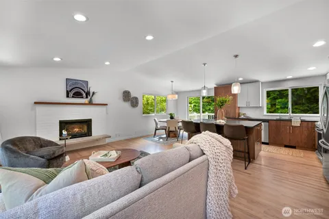$950,000 | 803 Timberlake Way, Bellingham, WA 98229