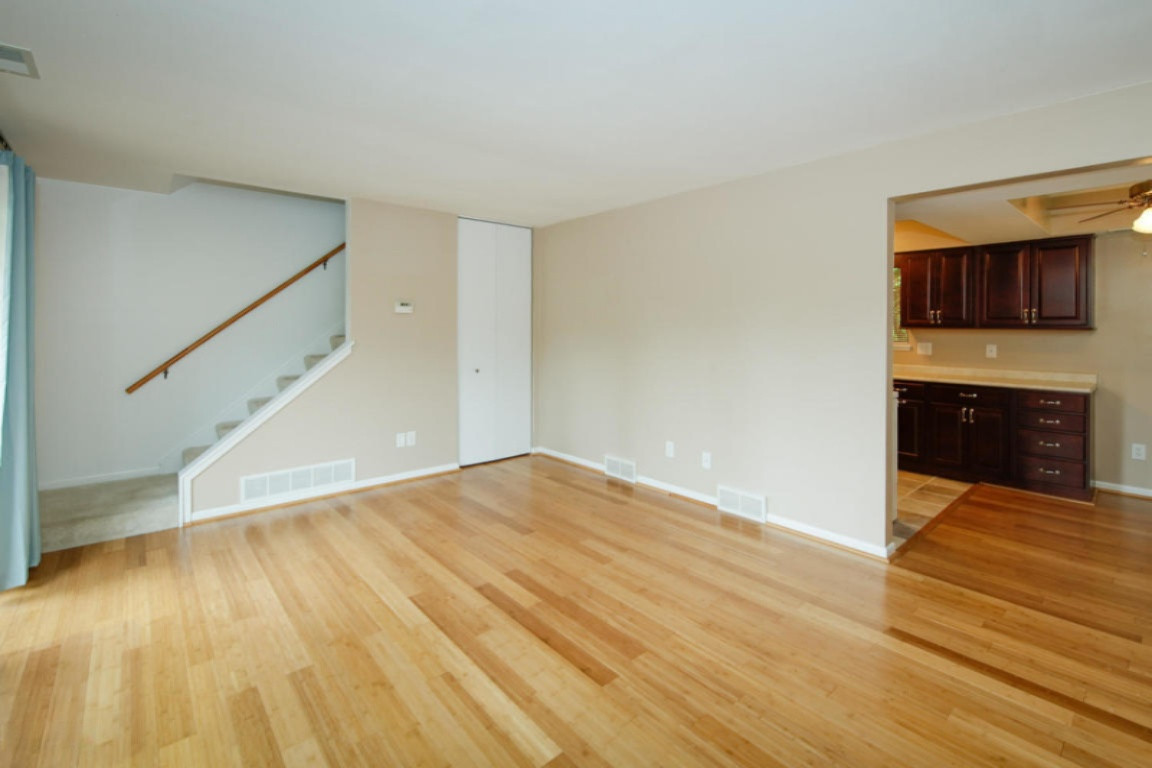 3812 Greenleaf Circle Kalamazoo, MI 49008 - Photo 7 of 25 20160531181101369717000000-o