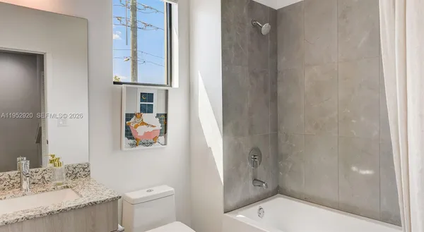 $3,701 | 1001 Northeast 58th Street, Unit C, Oakland Park, FL 33334