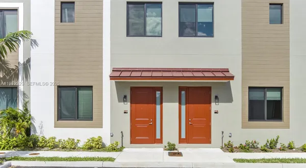 $3,701 | 1001 Northeast 58th Street, Unit C, Oakland Park, FL 33334