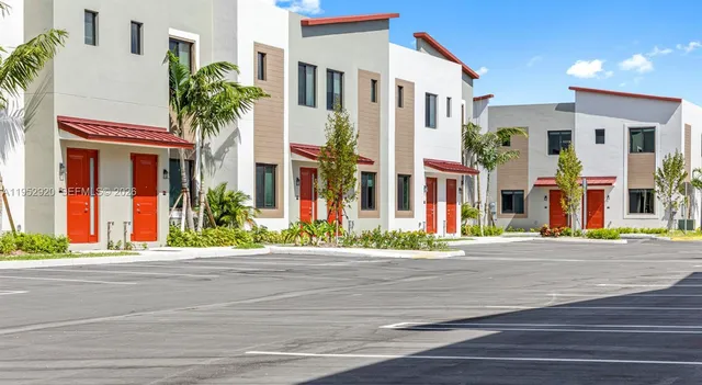 a view of outdoor space yard and deck