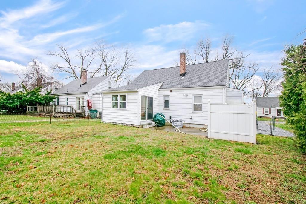 149 Powell Avenue Springfield, MA 01118 - Photo 3 of 37 Gallery Image 3