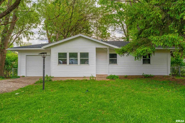 $135,000 | 212 Palmer Avenue, Lincoln, IL 62656