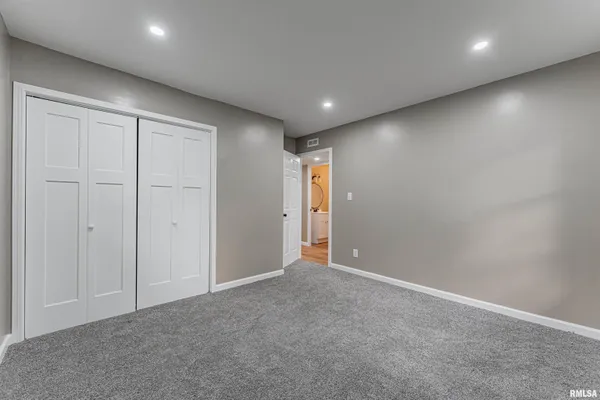 $135,000 | 212 Palmer Avenue, Lincoln, IL 62656