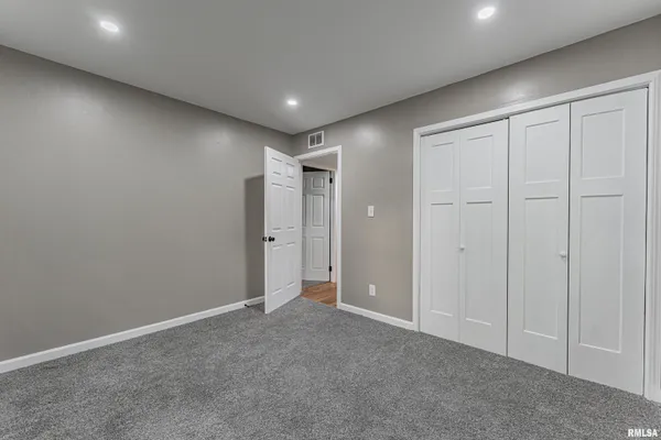 $135,000 | 212 Palmer Avenue, Lincoln, IL 62656