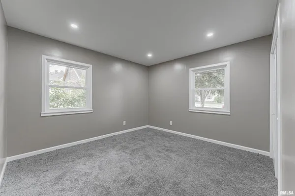 $135,000 | 212 Palmer Avenue, Lincoln, IL 62656