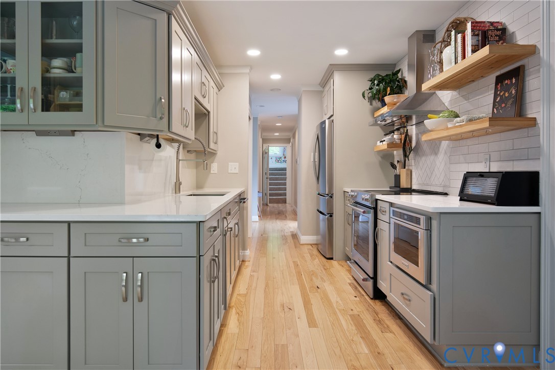 3111 Middlewood Road Midlothian, VA 23113 - Photo 15 of 45 Oversized galley kitchen featuring hardwood floori