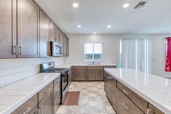 $469,000 | 1469 Rinconada Drive, Madera, CA 93637