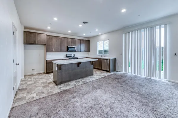 $469,000 | 1469 Rinconada Drive, Madera, CA 93637