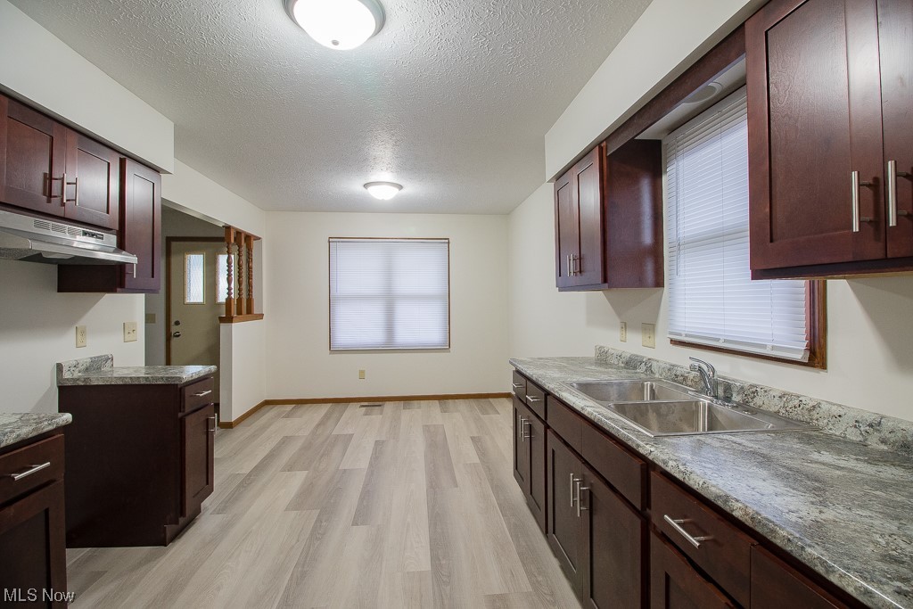34176 Roberts Road Eastlake, OH 44095 - Photo 6 of 23