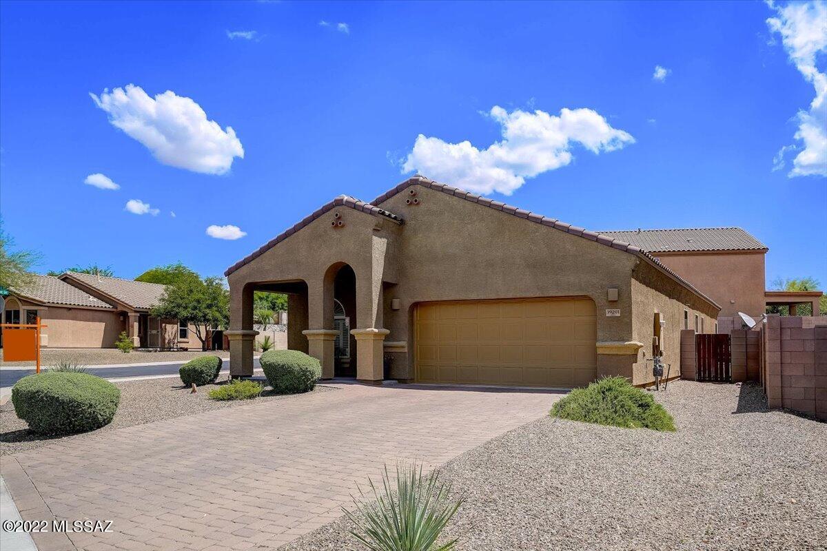 39201 Rodeo Buckle Drive Saddlebrooke, AZ 85739 - Photo 2 of 42