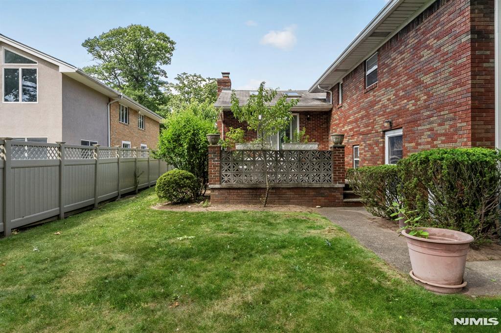 1230 Duncan Road Fort Lee, NJ 07024 - Photo 47 of 50