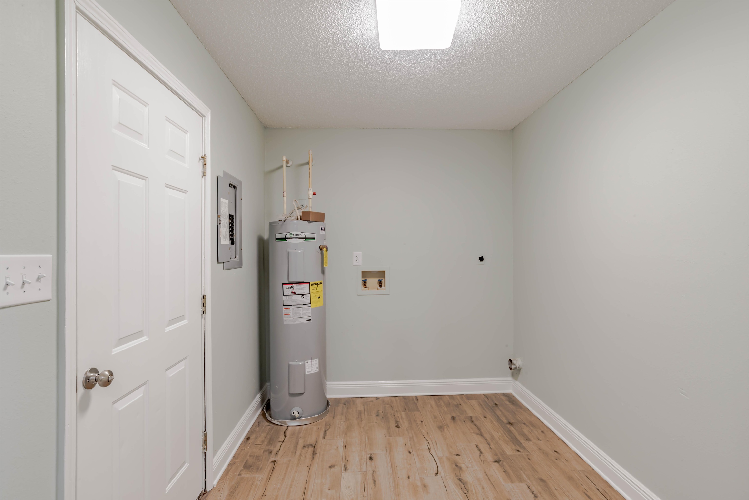 26640 Frank Road Elberta, AL 36530 - Photo 8 of 29 Laundry