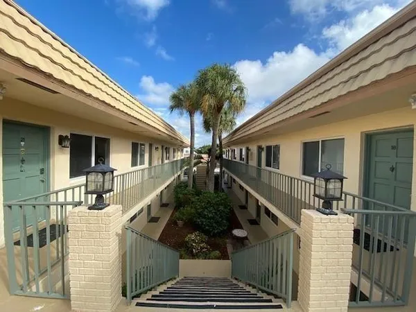 $1,650 | 2300 Southeast 2nd Street, Unit 24, Pompano Beach, FL 33062