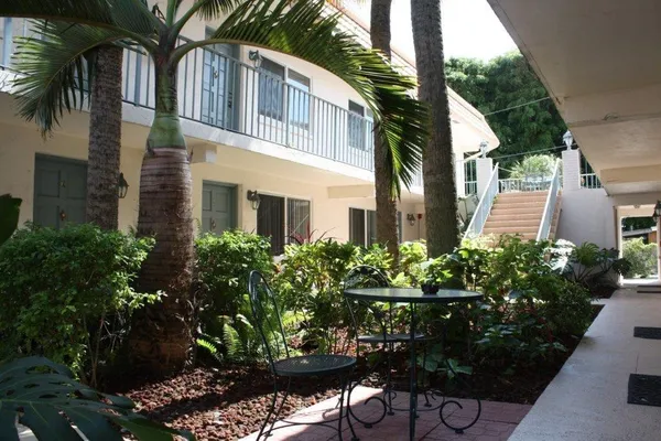 $1,650 | 2300 Southeast 2nd Street, Unit 24, Pompano Beach, FL 33062