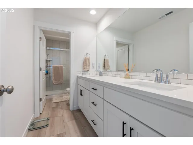 $479,000 | 16615 Southeast Sunshower Place, Happy Valley, OR 97086