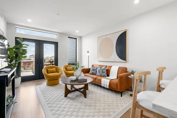 $799,000 | 100 Lincoln Street, Unit 305U, Boston, MA 02135