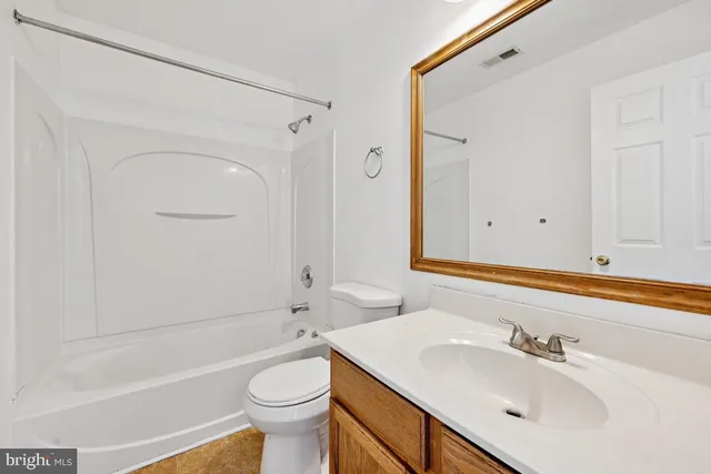 $565,000 | 5 English Ivy Drive, Sicklerville, NJ 08081