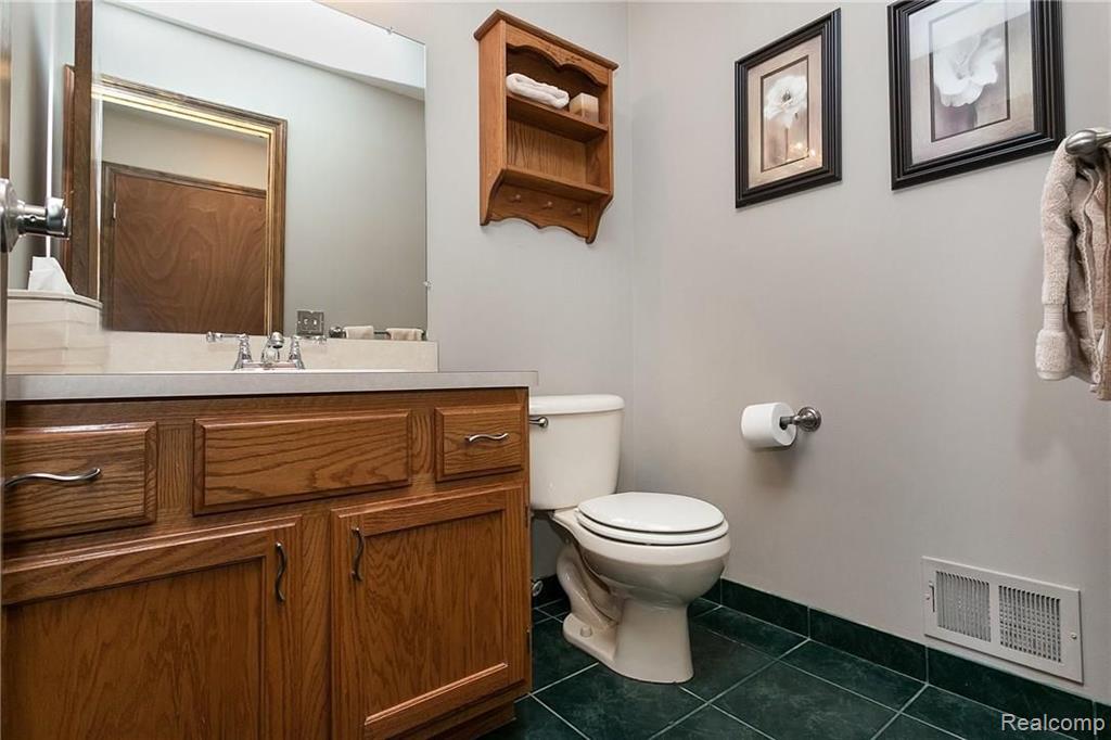 997 Norcross Drive Rochester Hills, MI 48307 - Photo 20 of 45