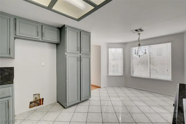 $2,600 | 9805 Cross Creek Way, Las Vegas, NV 89117