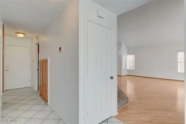 $2,600 | 9805 Cross Creek Way, Las Vegas, NV 89117