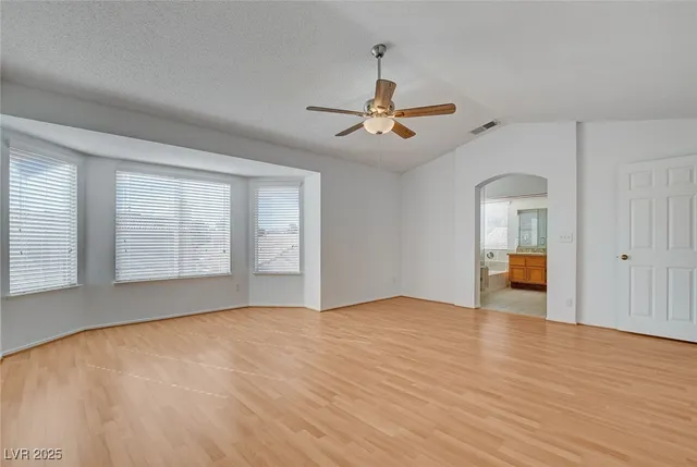 $2,600 | 9805 Cross Creek Way, Las Vegas, NV 89117