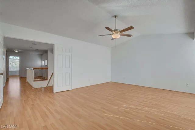 $2,600 | 9805 Cross Creek Way, Las Vegas, NV 89117