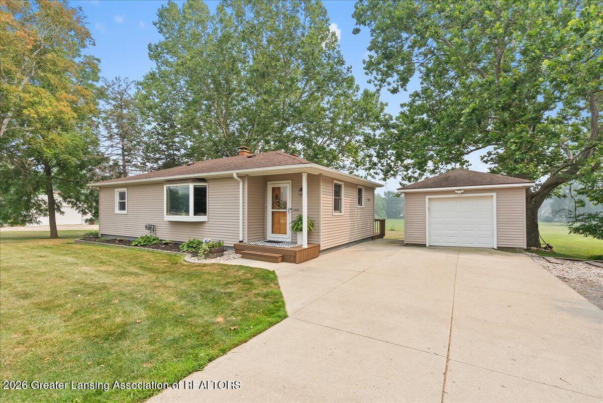 205 West Herbison Road Dewitt, MI 48820 - Photo 3 of 32 04-Media Jett - 19