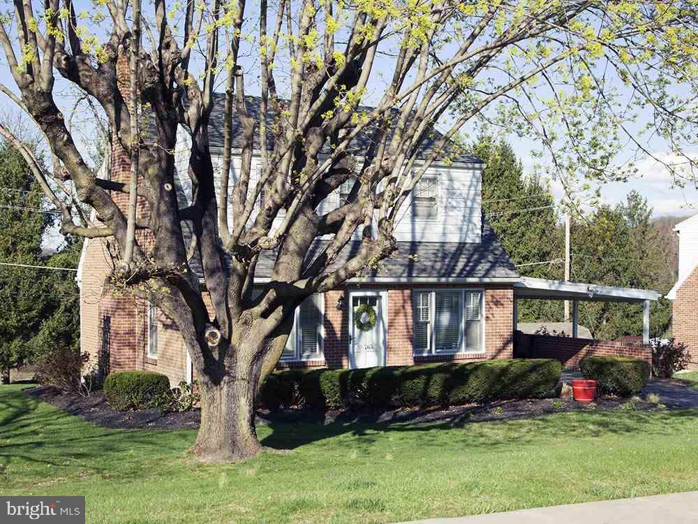 765 Hammond Road York, PA 17406 - Photo 3 of 21 Gallery Image 3