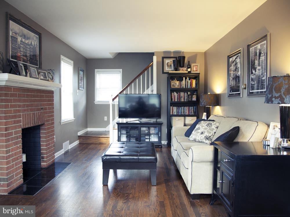 765 Hammond Road York, PA 17406 - Photo 4 of 21 Gallery Image 4