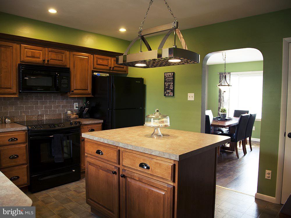 765 Hammond Road York, PA 17406 - Photo 10 of 21 Gallery Image 10