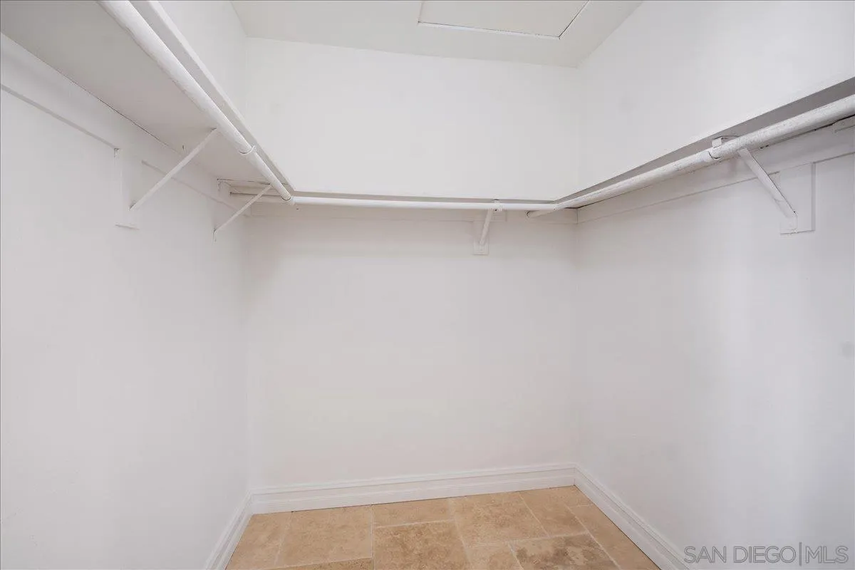 17526 St Andrews Drive Poway, CA 92064 - Photo 9 of 55 a view of small space