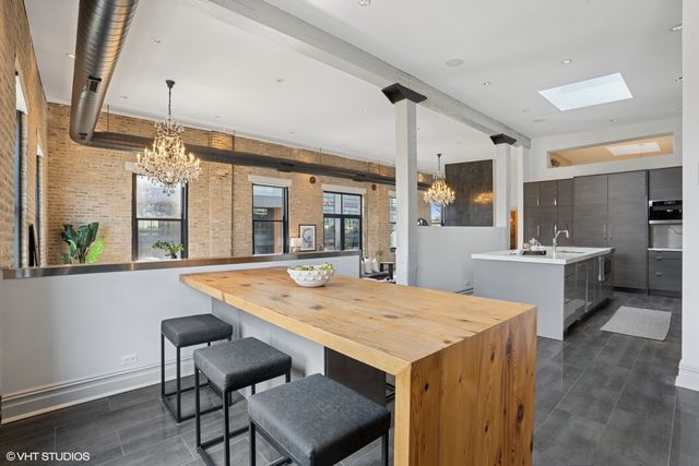 $2,300,000 | 401 North Aberdeen Street, Unit 4S, Chicago, IL 60642