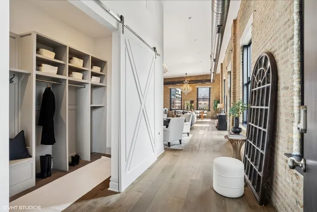 $2,300,000 | 401 North Aberdeen Street, Unit 4S, Chicago, IL 60642