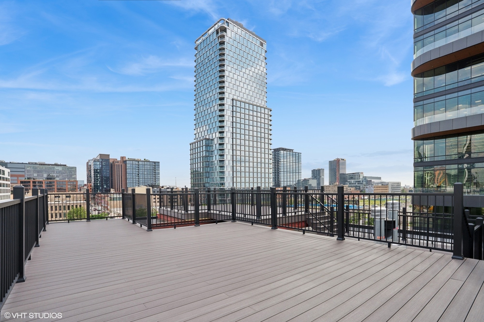 401 North Aberdeen Street, Unit 4S Chicago, IL 60642 - Photo 31 of 33 a view of terrace with city view