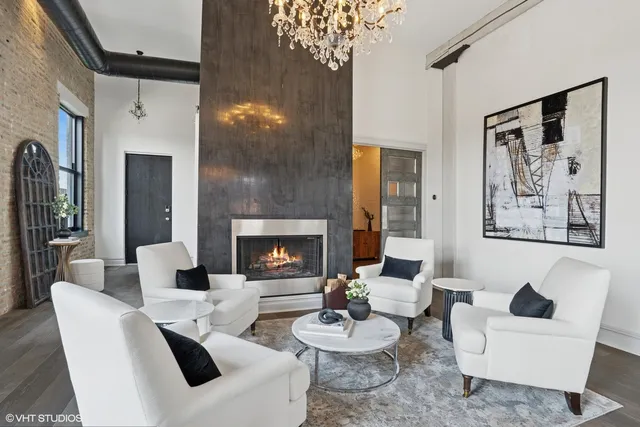 $2,300,000 | 401 North Aberdeen Street, Unit 4S, Chicago, IL 60642