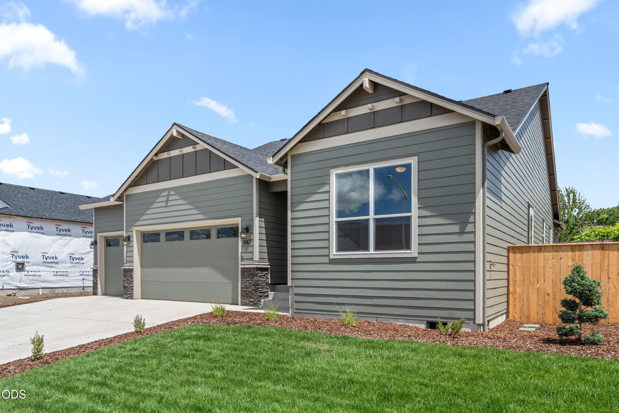 1147 Pumpkin Ridge, Unit 321 Eagle Point, OR 97524 - Photo 3 of 32