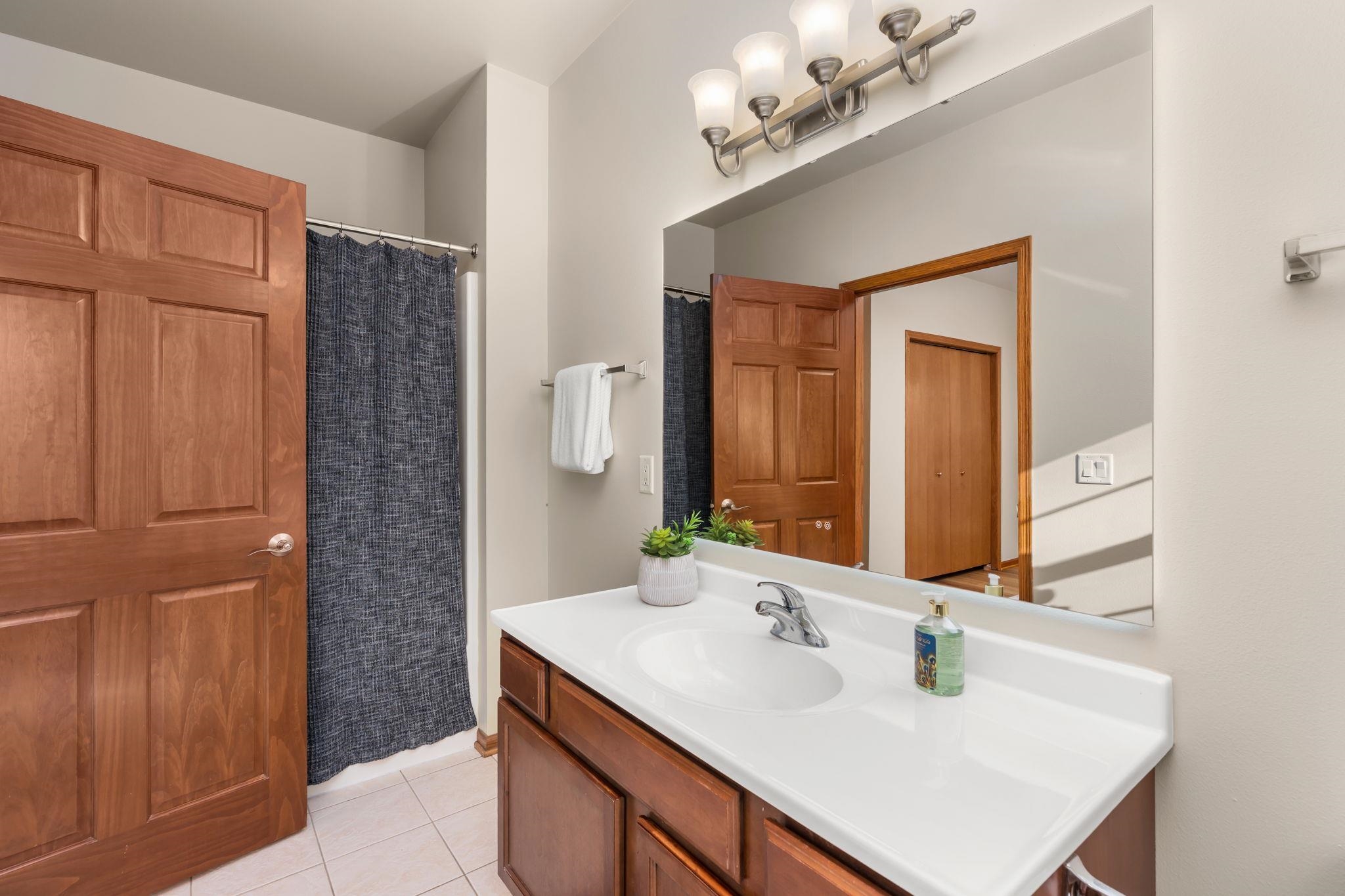 1517 Martin Street, Unit 2 Madison, WI 53713 - Photo 13 of 32