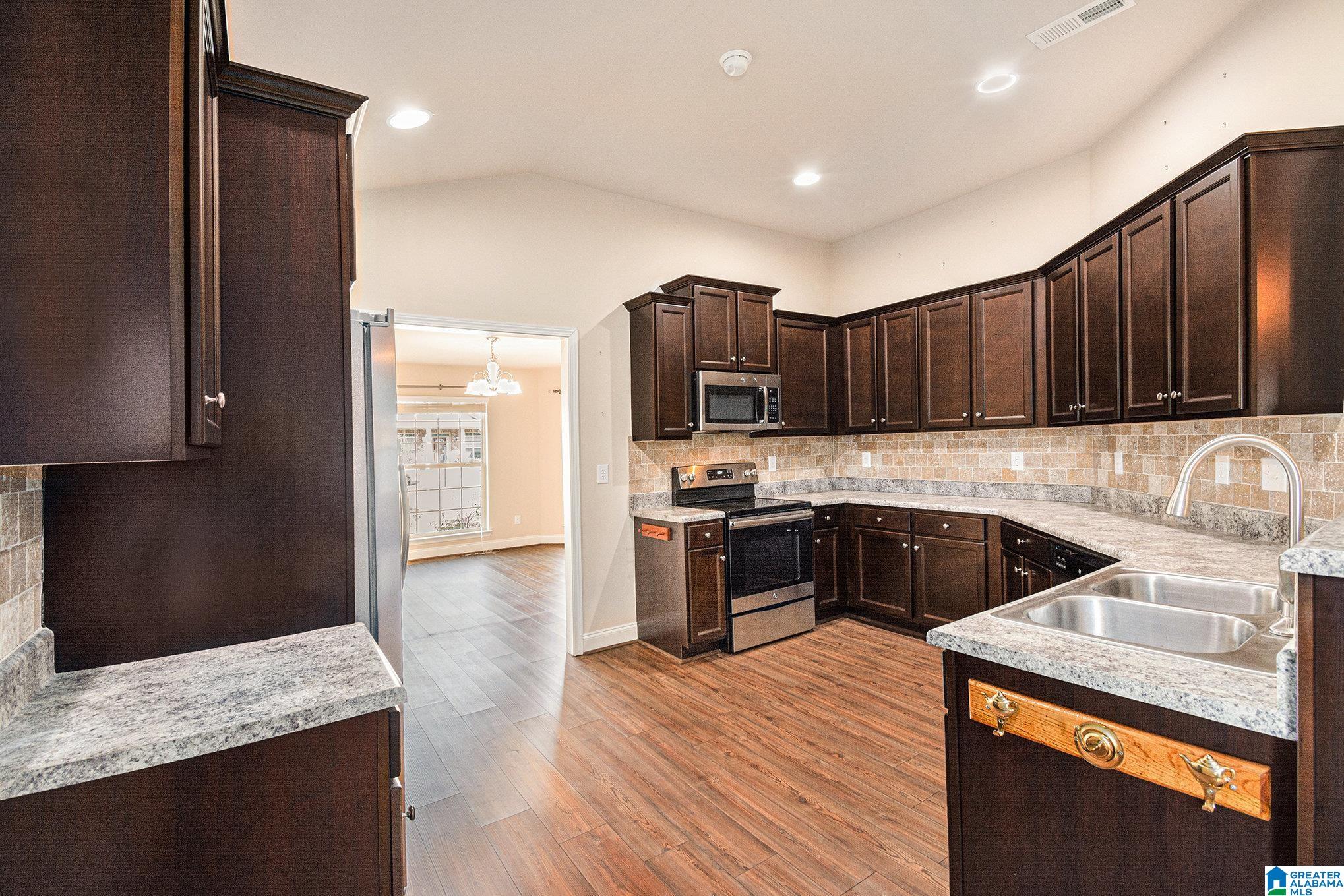 312 Golden Meadows Place Alabaster, AL 35007 - Photo 9 of 26
