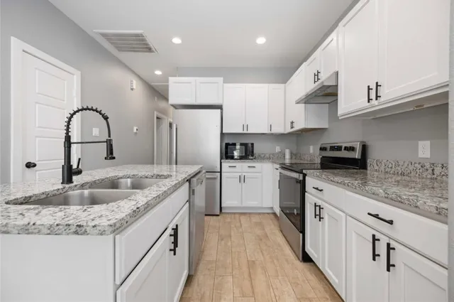 $1,750 | 5037 Van Fleet Street, Houston, TX 77033