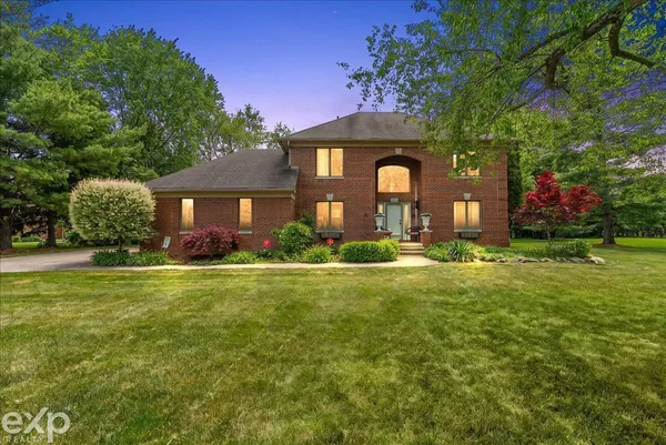 $649,900 | 61334 Country Lane, Washington, MI 48094