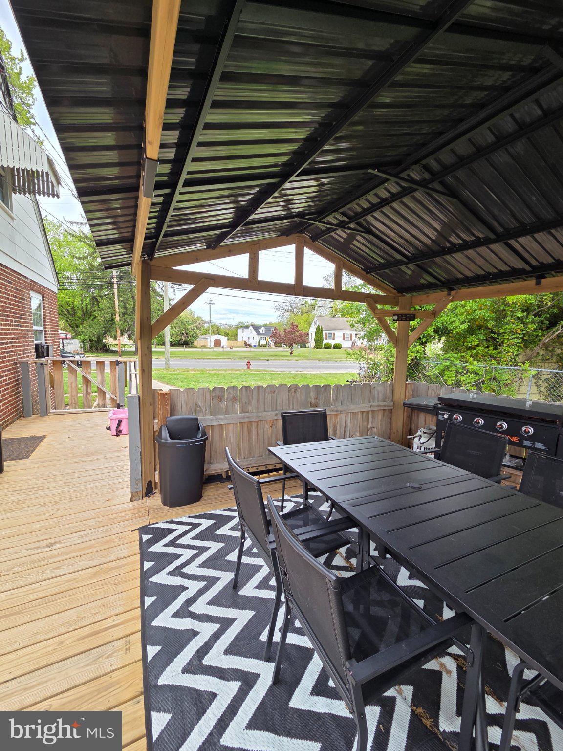 174 Chestnut Street Salem, NJ 08079 - Photo 8 of 12 Charming outdoor dining retreat.
