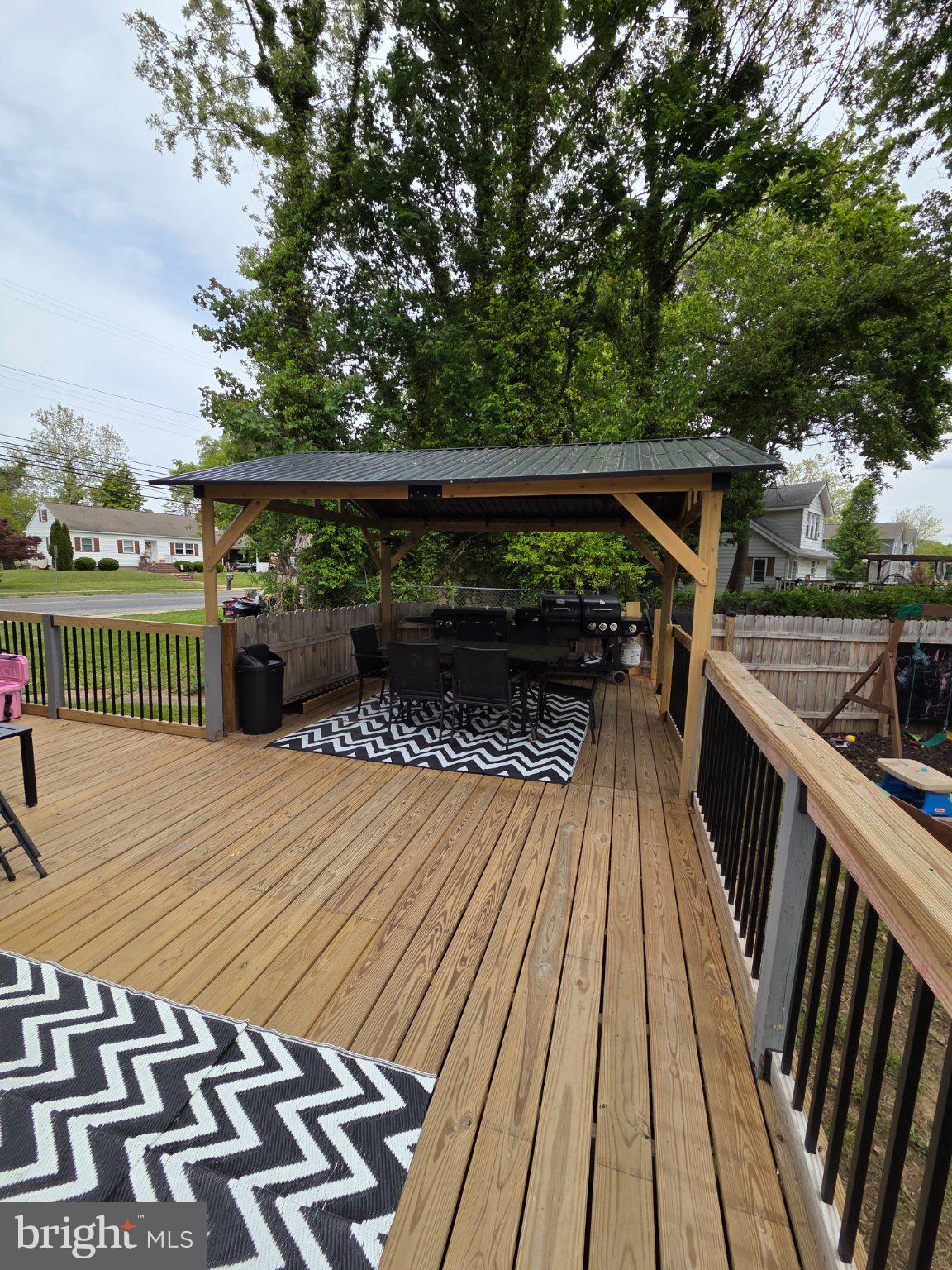 174 Chestnut Street Salem, NJ 08079 - Photo 10 of 12 Charming outdoor retreat with shade.