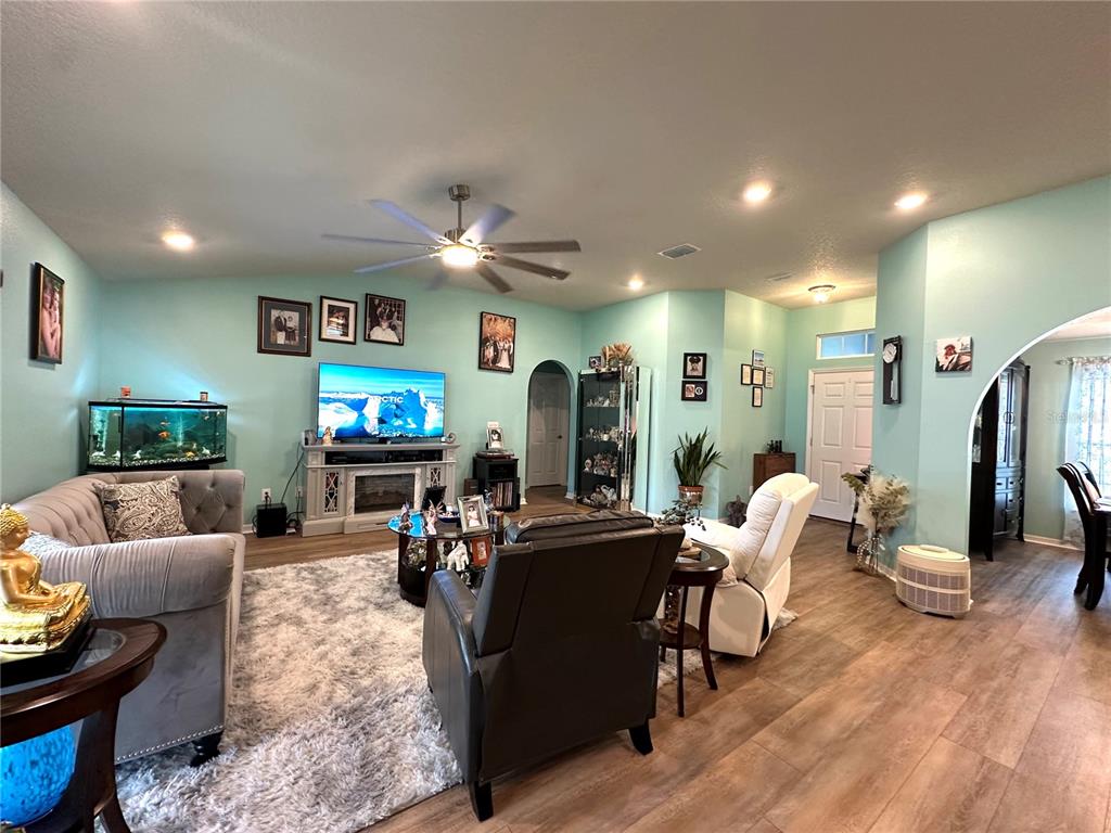 15329 Southwest 65th Ter Road Ocala, FL 34473 - Photo 3 of 28