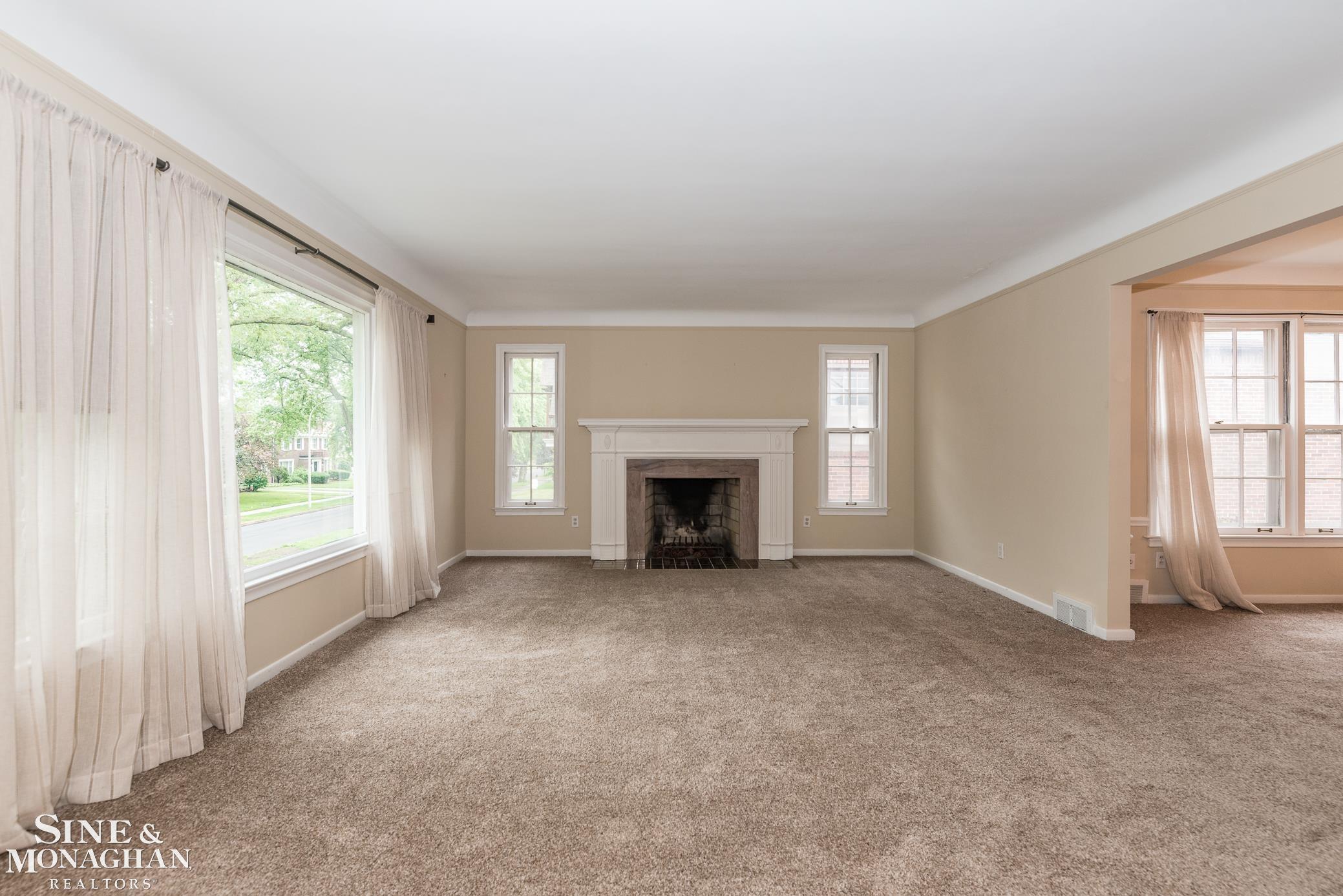 949 Harcourt Road Grosse Pointe, MI 48230 - Photo 3 of 18