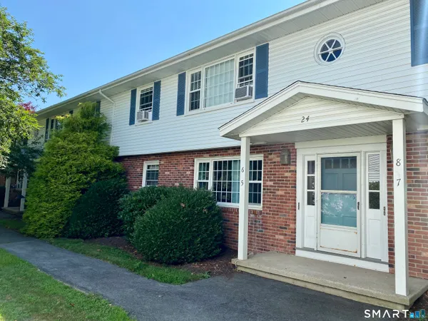 $1,950 | 24 College Street, Unit 6, Clinton, CT 06413