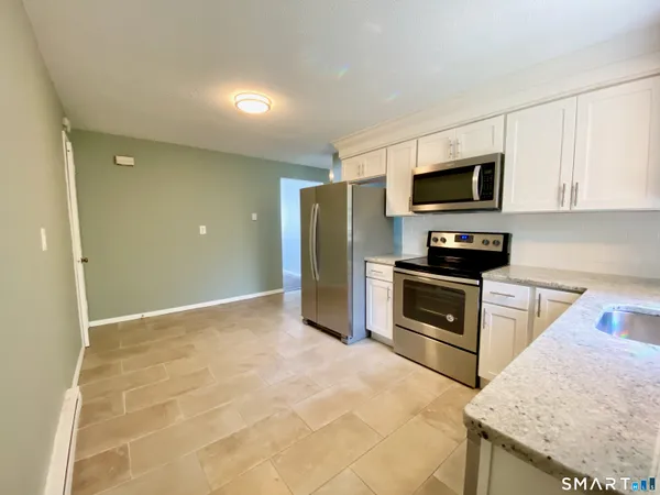 $1,950 | 24 College Street, Unit 6, Clinton, CT 06413